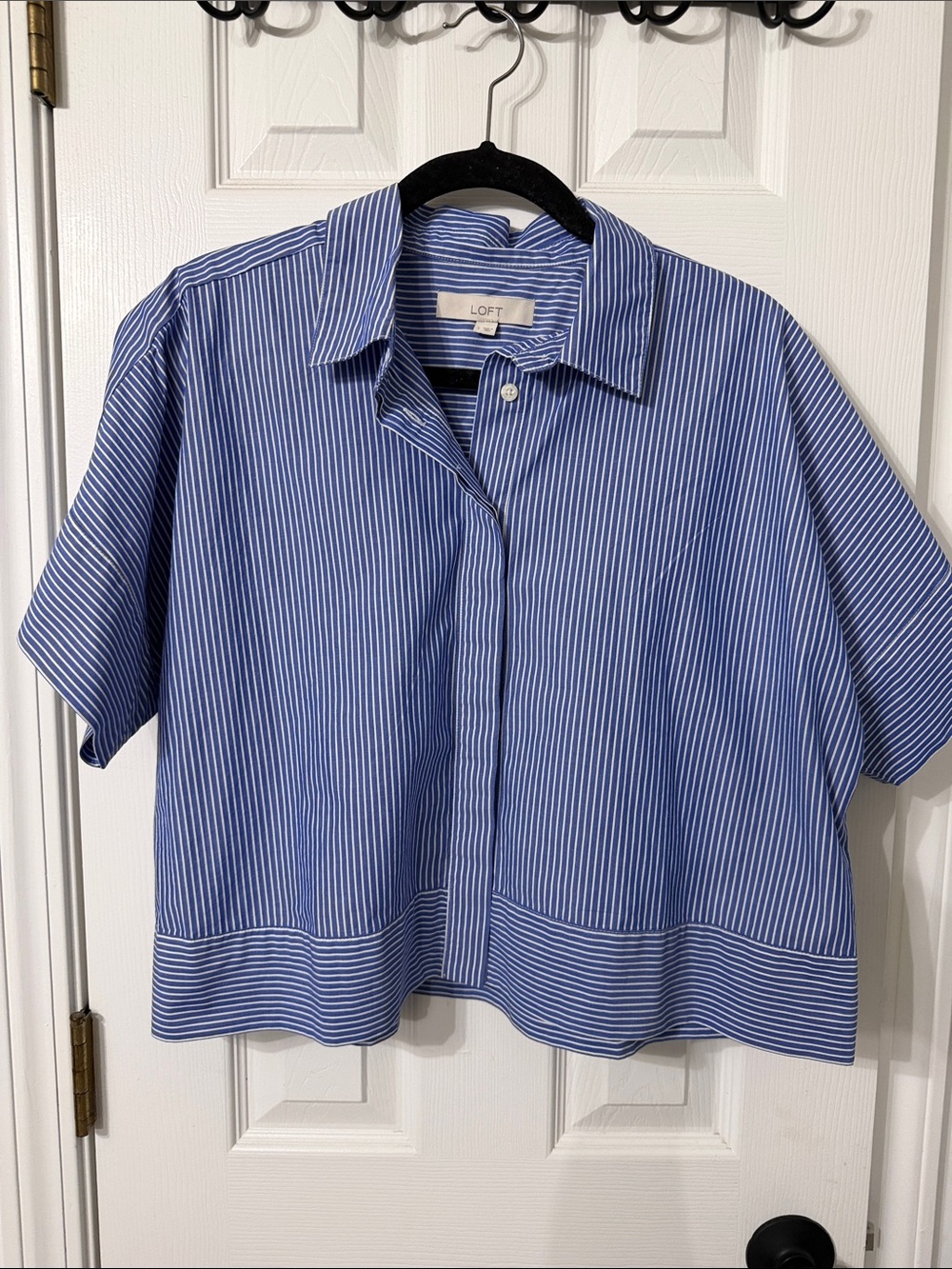 LOFT Blue and White Vertical-Striped Short Sleeve Button-Front Cropped Shirt
